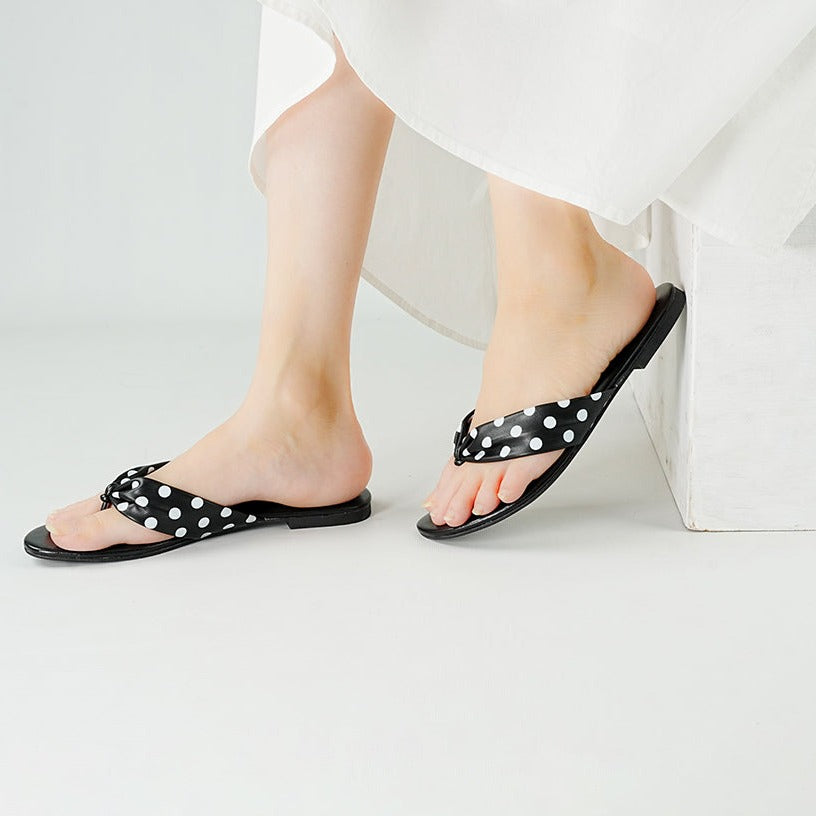 Polka Dots Black